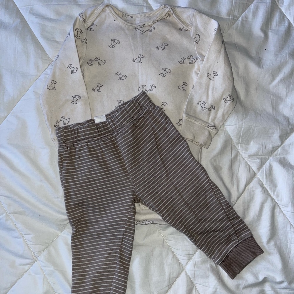 Carter’s 2 Piece Outfit